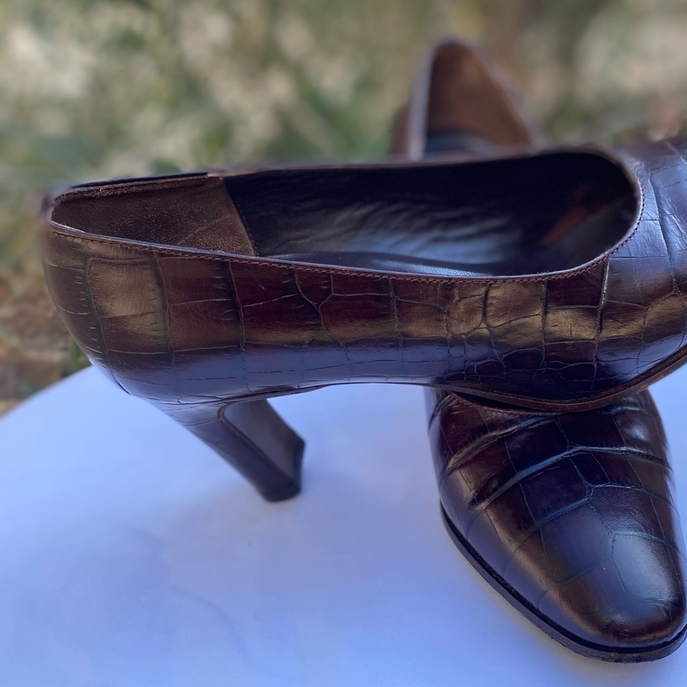VTG Ann Taylor 🇮🇹 Made 💯 Leather Pumps Sz 6.5M - Picture 3 of 10